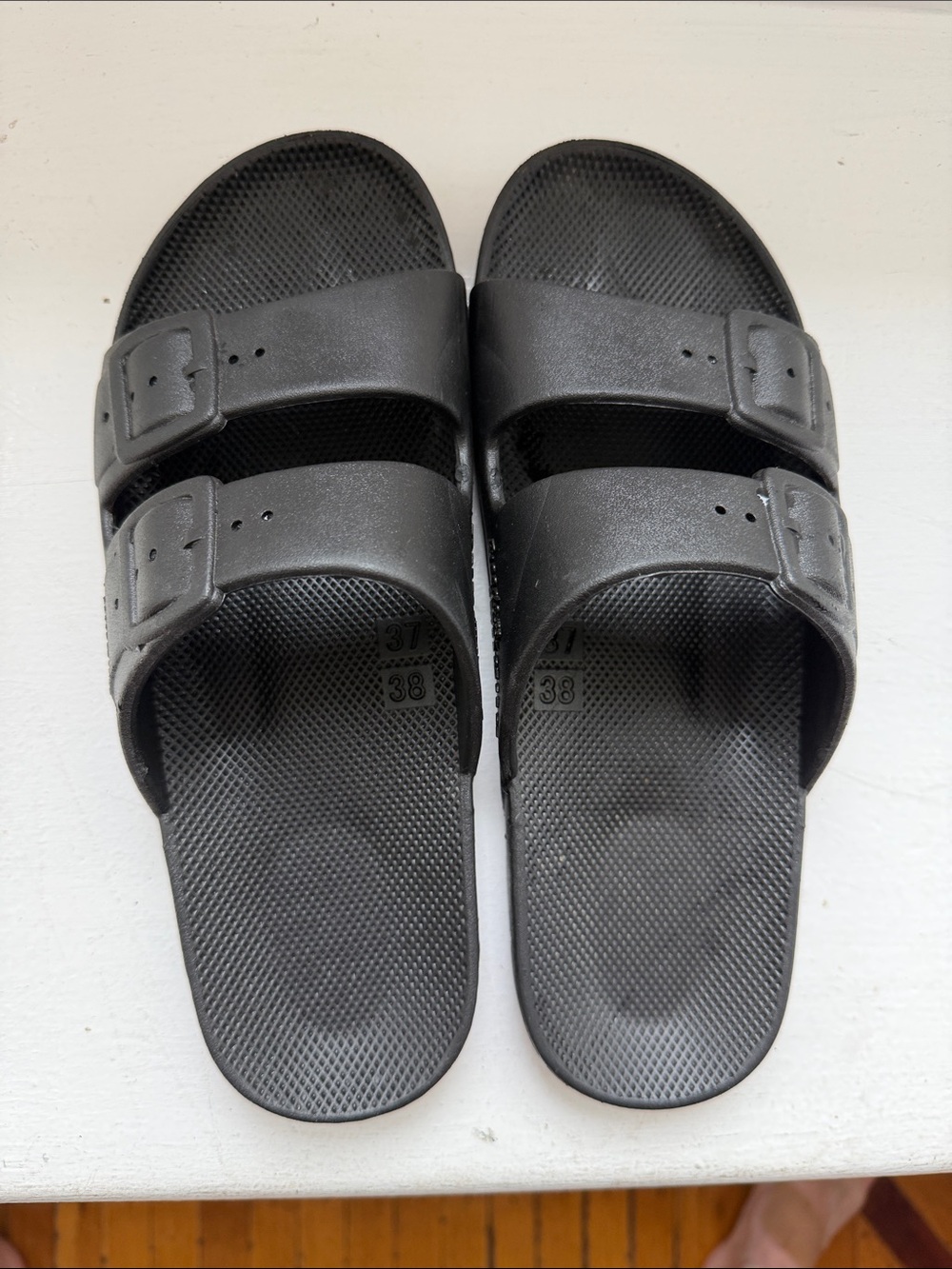 Freedom Moses 37/38 women’s black sandals